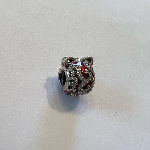 Pandora winter 2017 charm - Picture 2 of 3